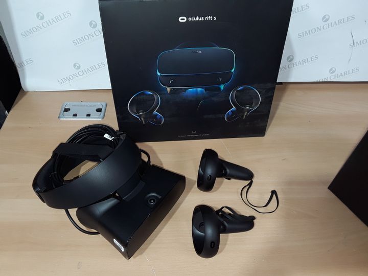 Lot 5600: OCULUS RIFT S VR HEADSET WITH REMOTES - Simon Charles Auctioneers