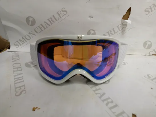 SALOMON SENSE PHOTO WHITE WOMEN'S GOGGLES SKI SNOWBOARD, DESIGNED FOR HER , WIDE FIELD OF VISION , DYNAMIC COLOUR TINT CHANGE