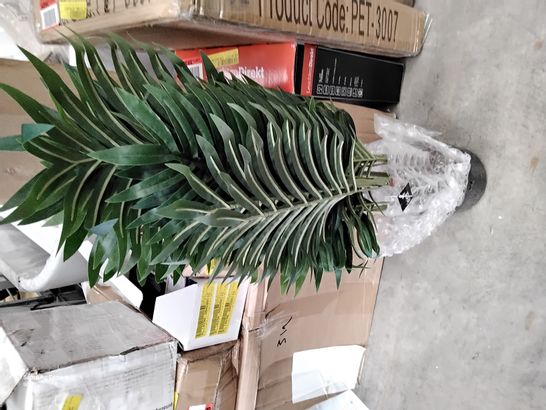 80CM ARTIFICIAL PALM PLANT IN PLANTER