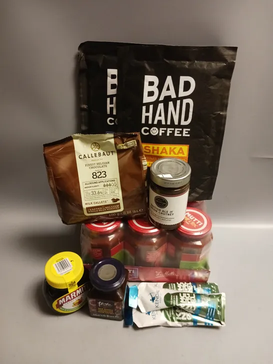 BOX OF APPROX 12 ASSORTED FOOD ITEMS TO INCLUDE - KENDAL MINT CO CAFFEINE ENERGY GEL - BAD HAND COFFEE BEANS - MUTTI TOMATO & BASIL SAUCE ETC
