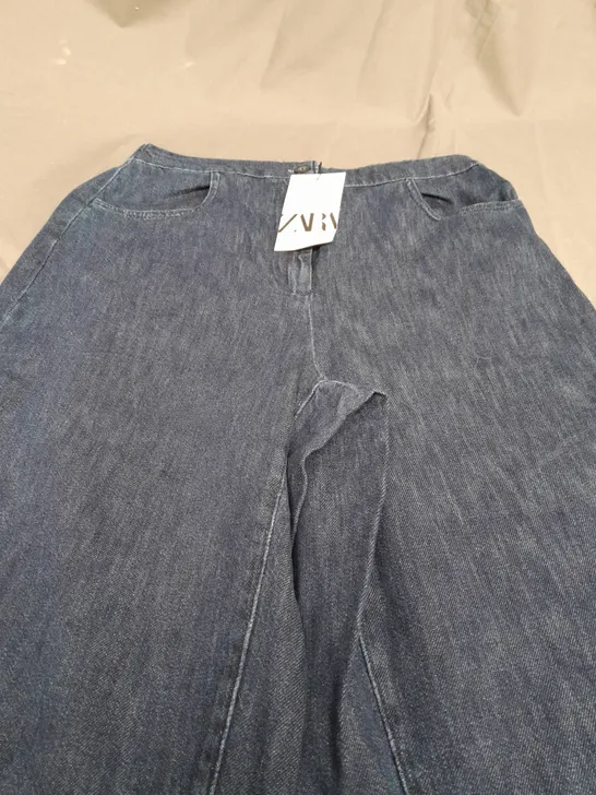 ZARA THE ELASTIATED BARREL LEG JEANS - EUR SMALL