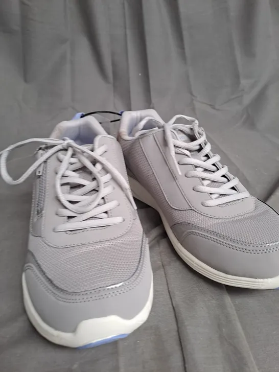 PAIR OF VIONIC AGILE CASSIS ZIP TRAINERS IN SLATE - SIZE 8