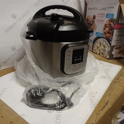 INSTANT POT MULTI USE PRESSURE COOKER 5.7 LITRES