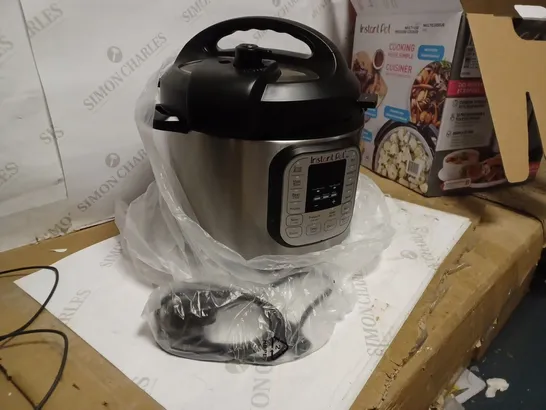 INSTANT POT MULTI USE PRESSURE COOKER 5.7 LITRES