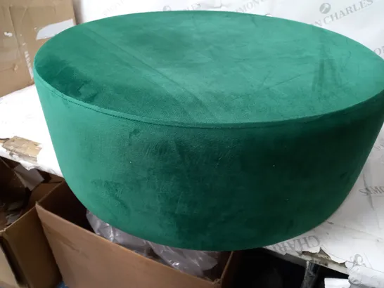 EMERALD ROUND SEAT WITH 4 BLACK AND LEGS