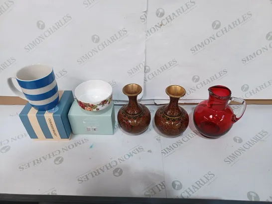 BOX TO CONTAIN APPROXIMATELY 10 ASSORTED ITEMS OF GLASSWARE AND CERAMICS, INCLUDES VASES & MUGS ETC  