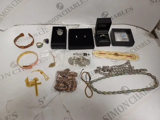 APPROXIMATELY 30 ASSORTED JEWELLERY PRODUCTS IN VARIOUS DESIGNS TO INCLUDE EARRINGS, RINGS, WATCHES ETC	