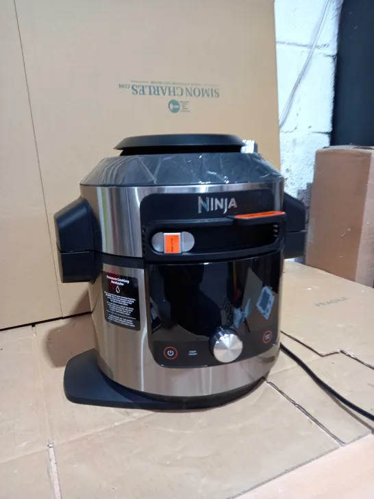 BOXED NINJA FOODI SMARTLID MULTI COOKER