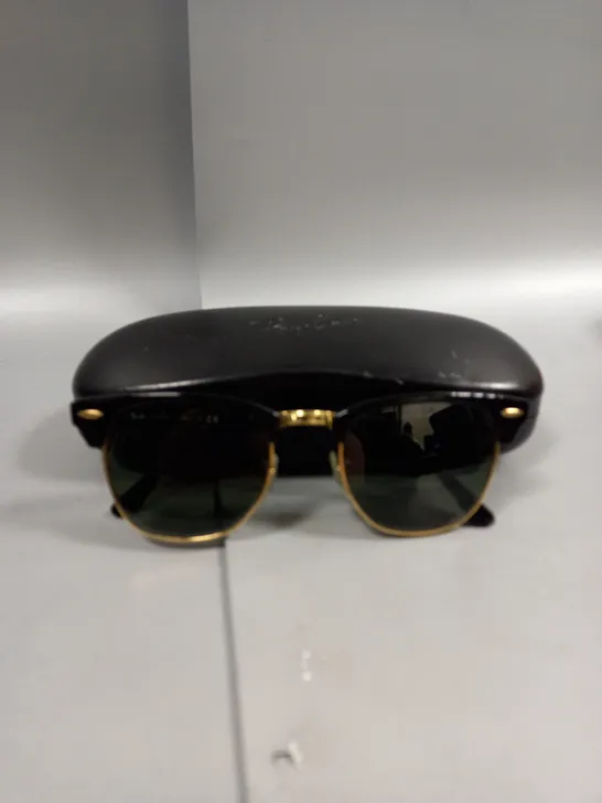 RAY BAN R83016 CLUBMASTER IN BLACK & GOLD 