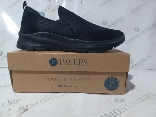 BOXED PAIR OF PAVERS SLIP-ON SHOES IN BLACK UK SIZE 10