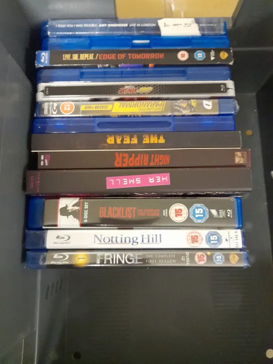 BOX OF APPROXIMATELY 15 ASSORTED DVDS & BLU RAYS TO INCLUDE POLTERGEIST, SPAWN, KRAMPUS ETC