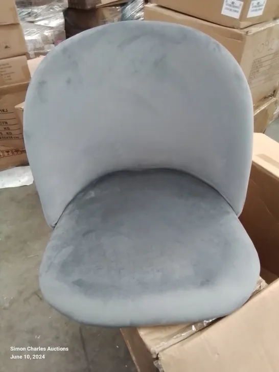 A BOXED PAIR OF GREY VELVET UPHOLSTERED DINING/SIDE ROOM CHAIRS 