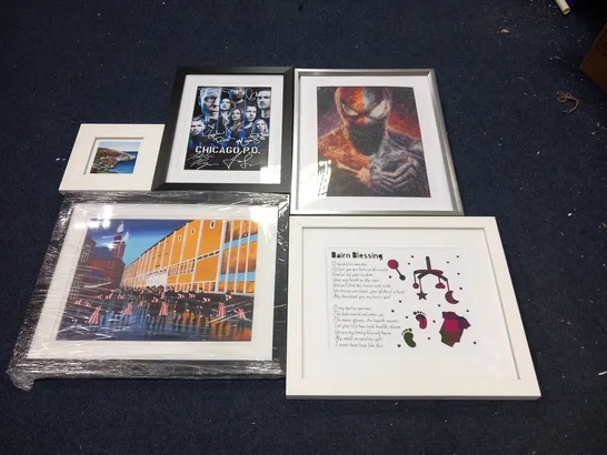 APPROXIMATELY 20 ASSORTED FRAMED PICTURES, POSTERS AND PRINTS