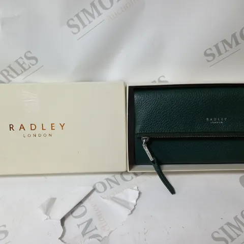 RADLEY LONDON COLEMAN STREET GIFT BOXED LARGE PURSE IN BERRY COLOUR