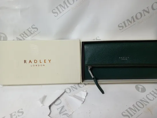 RADLEY LONDON COLEMAN STREET GIFT BOXED LARGE PURSE IN BERRY COLOUR