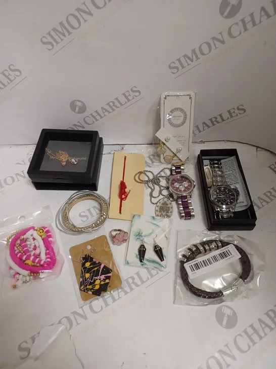 APPROXIMATELY 30 ASSORTED JEWELLERY PRODUCTS TO INCLUDE BRACELETS, RINGS, WATCHES ETC 