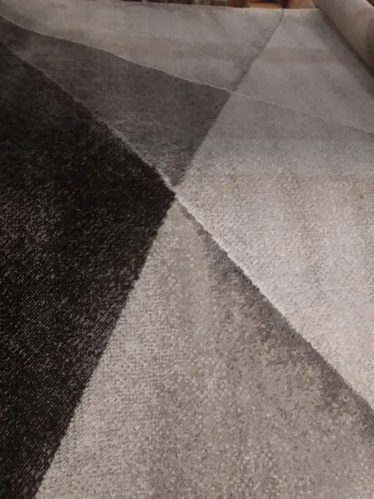 SIENA GREY BLACK RUG - 160 X 220CM 