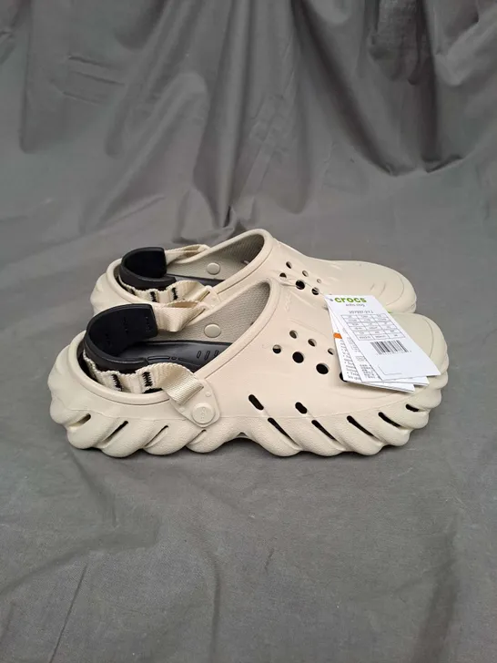 PAIR OF CROCS ECHO CLOGS IN ECRU SIZE EU 39/40