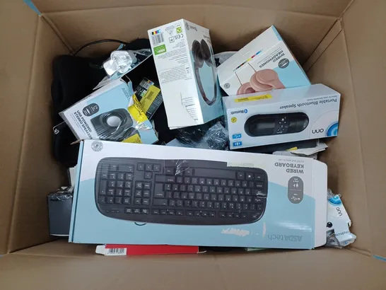 BOX OF APPROX 30 ASSORTED ITEMS TO INCLUDE - WIRED HEADPHONES - WIRED KEYBOARD - PORTABLE BLUETOOTH SPEAKER ECT