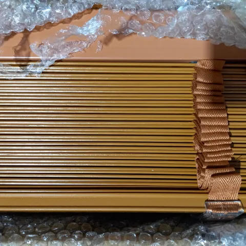 BOXED UNBRANDED WOODEN BLINDS