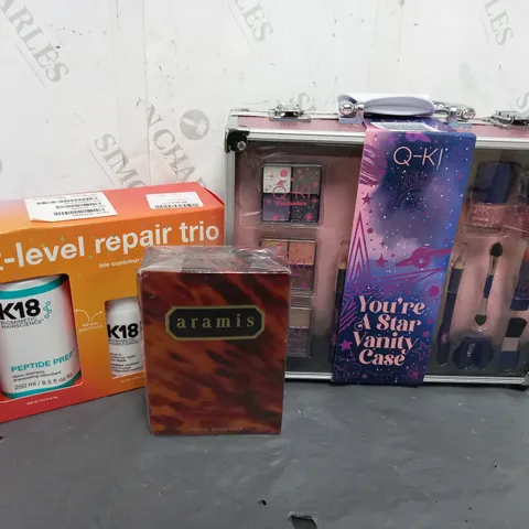 APPROXIMATELY 10 FRAGRANCE AND COSMETIC BOXSETS TO INCLUDE K18 NEXT-LEVEL REPAIR TRIO, ARAMIS TRAVEL ACESSORIES, Q-KI YOURE A STAR VANITY CASE, ETC