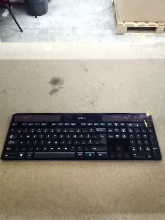 BOXED LOGITECH K750 SOLAR POWERED WIRELESS KEYBOARD