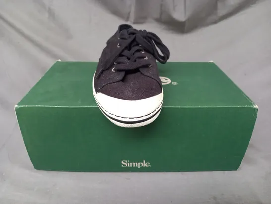 BOXED PAIR OF SIMPLE SATIRE CANVAS SNEAKERS IN BLACK SIZE 4