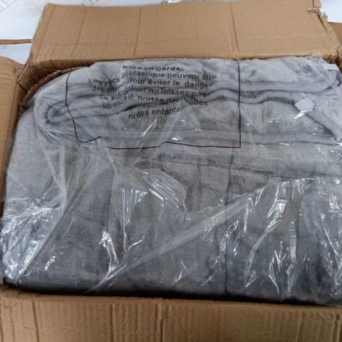 BELL & HOWELL PLUSH WEIGHTED GREY BLANKET