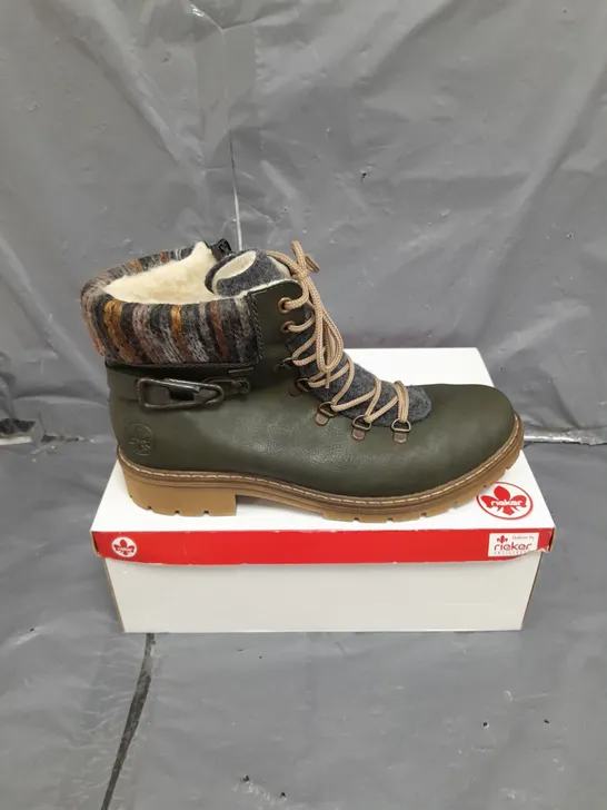 BOXED PAIR OF RIEKER LINED BOOTS IN GREEN SIZE 41