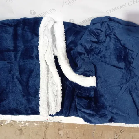 DESIGNER FLUFFY BLANKET HOODIE IN NAVY/WHITE - SIZE UNSPECIFIED