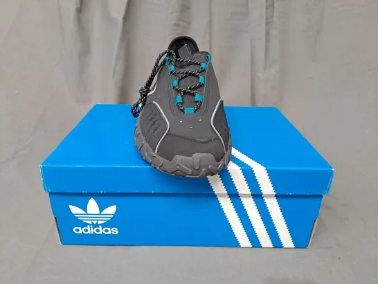 BOXED PAIR OF ADIDAS ATRIC23 SHOES IN BLACK/BLUE UK SIZE 12