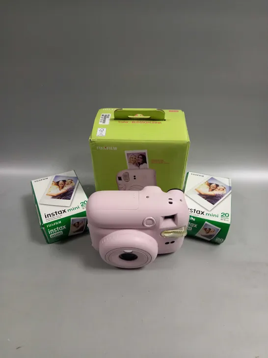 BOXED FUJIFILM INSTAX MINI 12 INSTANT CAMERA 