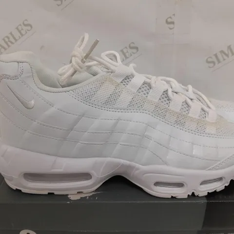 BOXED PAIR OF NIKE AIR MAX 95 TT IN WHITE - UK 7.5