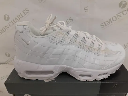 BOXED PAIR OF NIKE AIR MAX 95 TT IN WHITE - UK 7.5