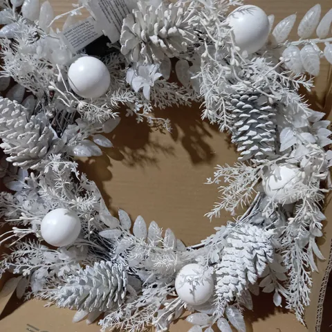 WINTER WHITE PRE-LIT CHRISTMAS WREATH-60