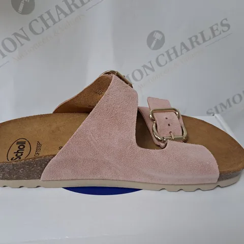 BOXED SCHOLL SANDLES IN PINK SIZE 6