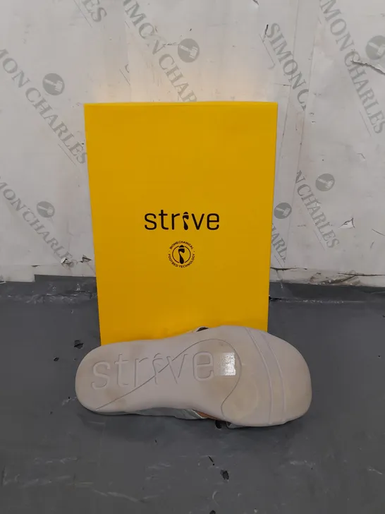 BOXED PAIROF STRIVE SICILY SILVER SANDAL UK 7 