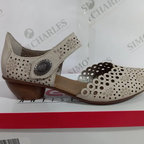 BOXED PAIR OF RIEKER ANTISTRESS HEELED SHOES IN BEIGE - SIZE 6