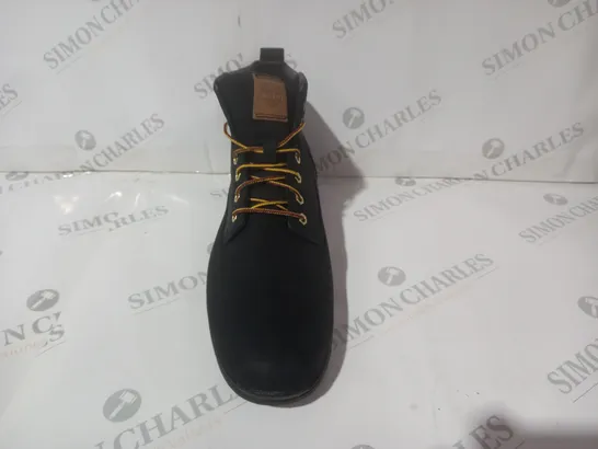 BOXED PAIR OF TIMBERLAND SHOES IN BLACK UK SIZE 10.5