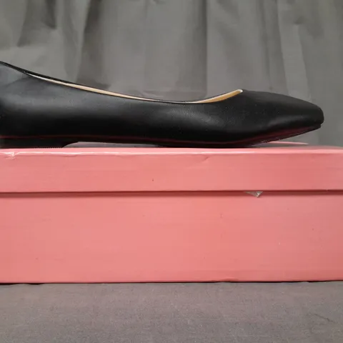 BOXED PAIR OF DESIGNER CLOSED TOE SLIP-ON SHOES IN BLACK EU SIZE 36