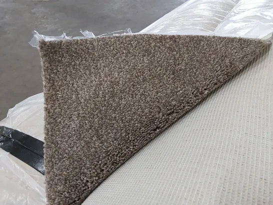 ROLL OF QUALITY KESINGTON HEATHERS ACTION BACK CARPET // SIZE: APPROXIMATELY 4 X 3.4m