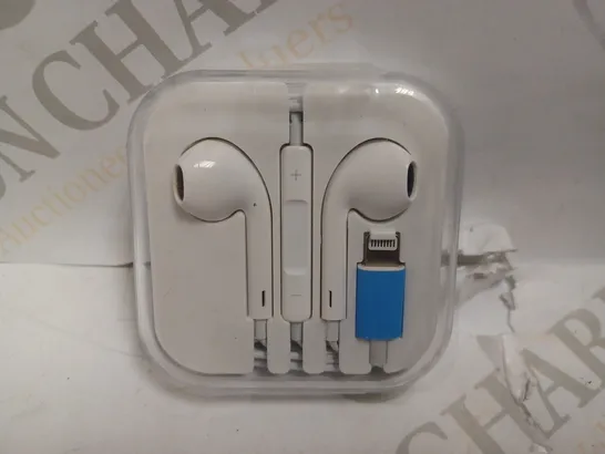 BOXED WHITE WIRED EARBUDS WITH LIGHTENING CONNECTION