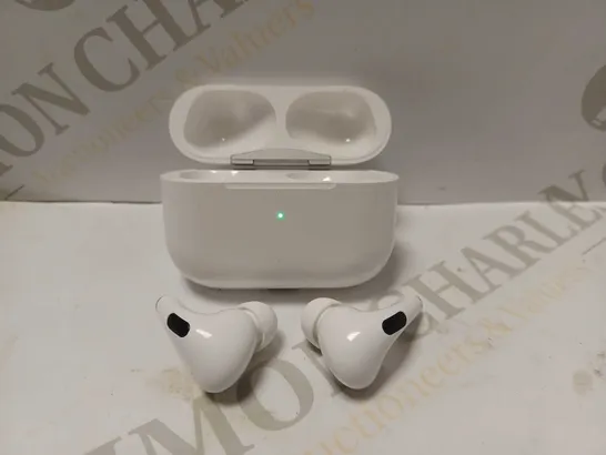 UNBRANDED TRUE WIRELESS BLUETOOTH EARBUDS IN WHITE