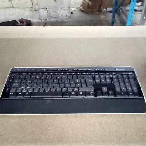 MICROSOFT KEYBOARD AND MOUSE SET