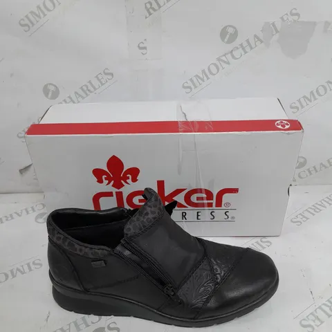 BOXED PAIR RIEKER LEATHER DOUBLE ZIP WATER RESISTANT BOOTS IN BLACK SIZE 6.5 