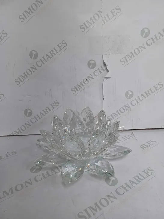 JULIAN MCDONALD LOTUS CANDLE HOLDER - CLEAR