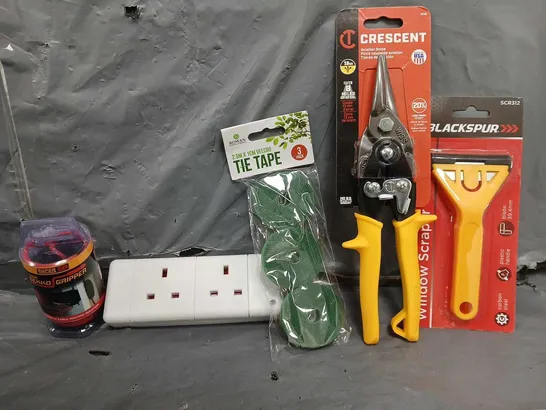 BOX OF APPROXIMATELY 12 ASSORTED ITEMS TO INCLUDE - CRESCENT SNIPS , BLACKSPUR WINDOW SCRAPER ETC