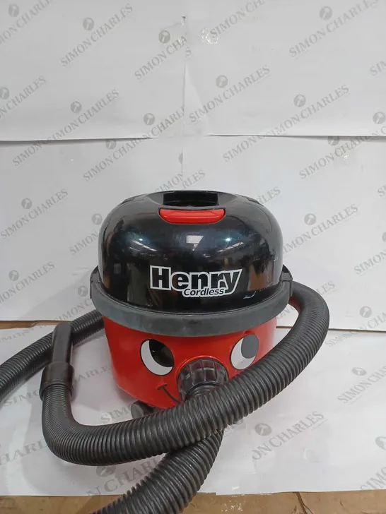 HENRY THE HOOVER CORDLESS VACUUM CLEANER