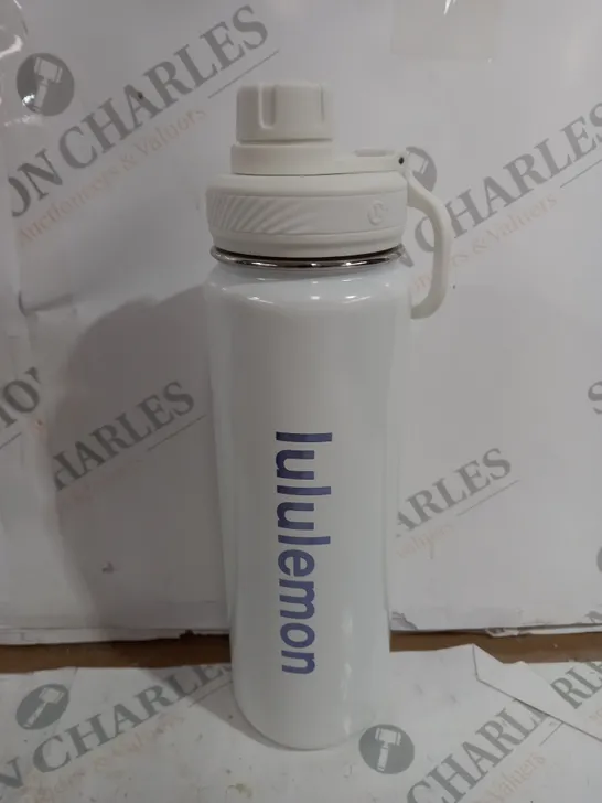 LULULEMON WATER BOTTLE IN WHITE