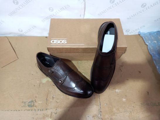 BOXED PAIR OF ASOS BROWN FAUX LEATHER BROGUES SIZE 11